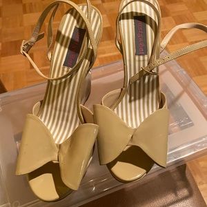 Cream bow high heel sandals